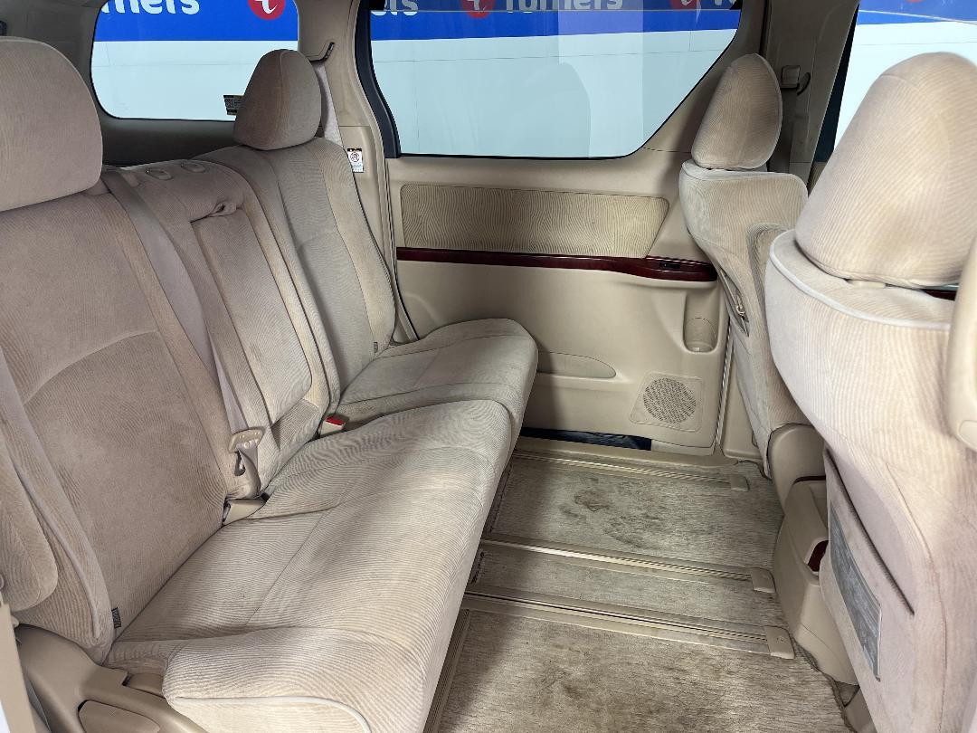 Photo '20' of Toyota Alphard