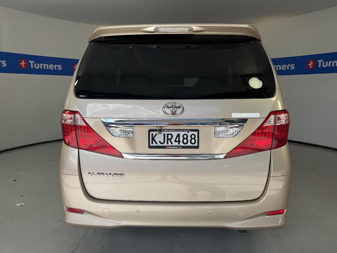 Photo '6' of Toyota Alphard Photo '6' of Toyota Alphard