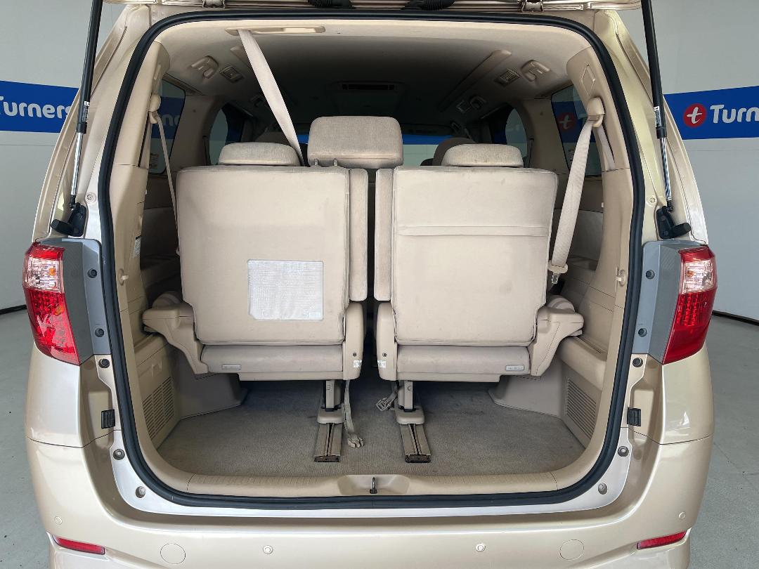 Photo '14' of Toyota Alphard Photo '14' of Toyota Alphard