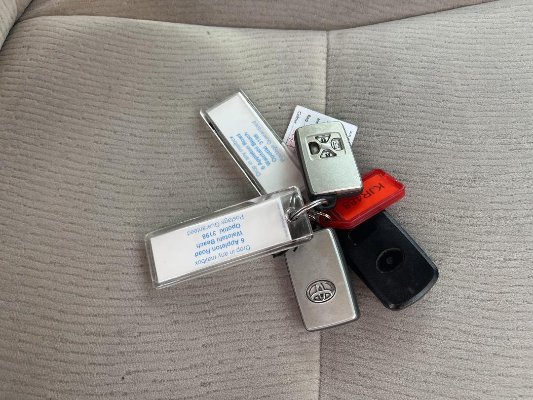 Photo '21' of Toyota Alphard Photo '21' of Toyota Alphard