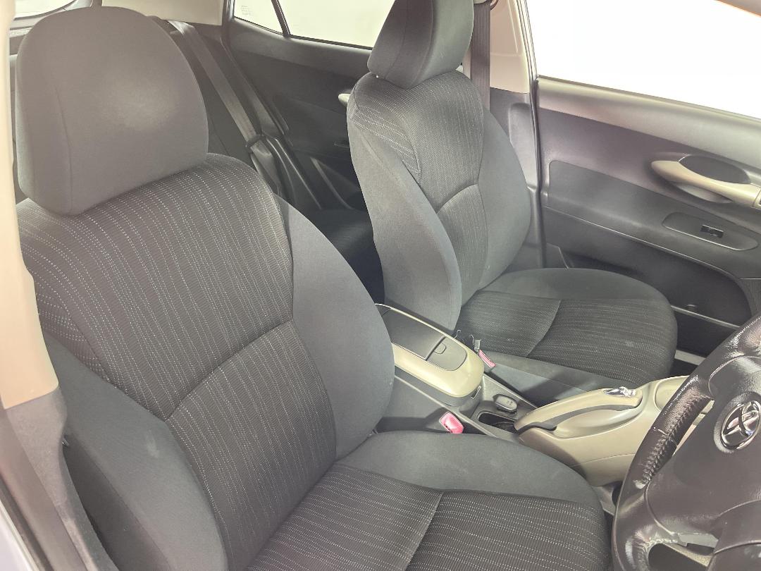 Photo '16' of Toyota Auris Photo '16' of Toyota Auris