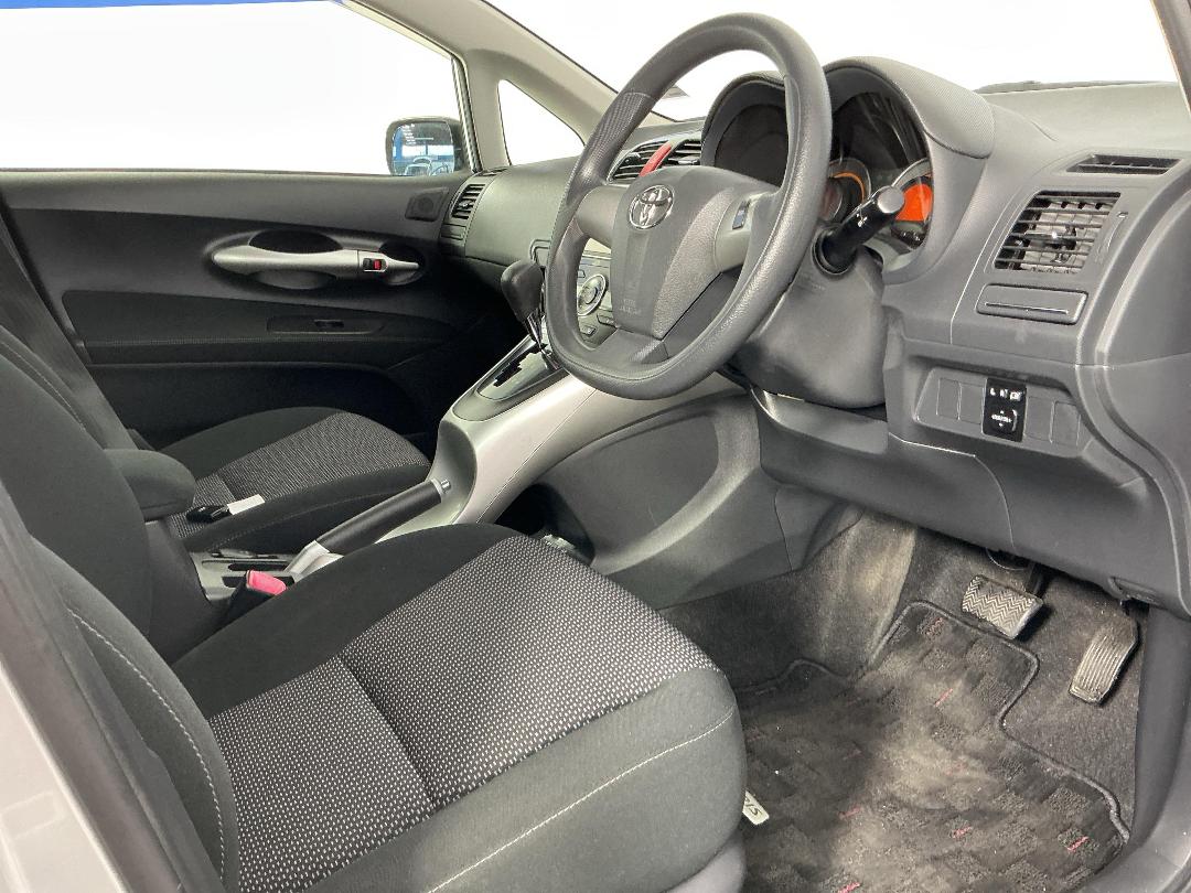 Photo '16' of Toyota Auris Photo '16' of Toyota Auris