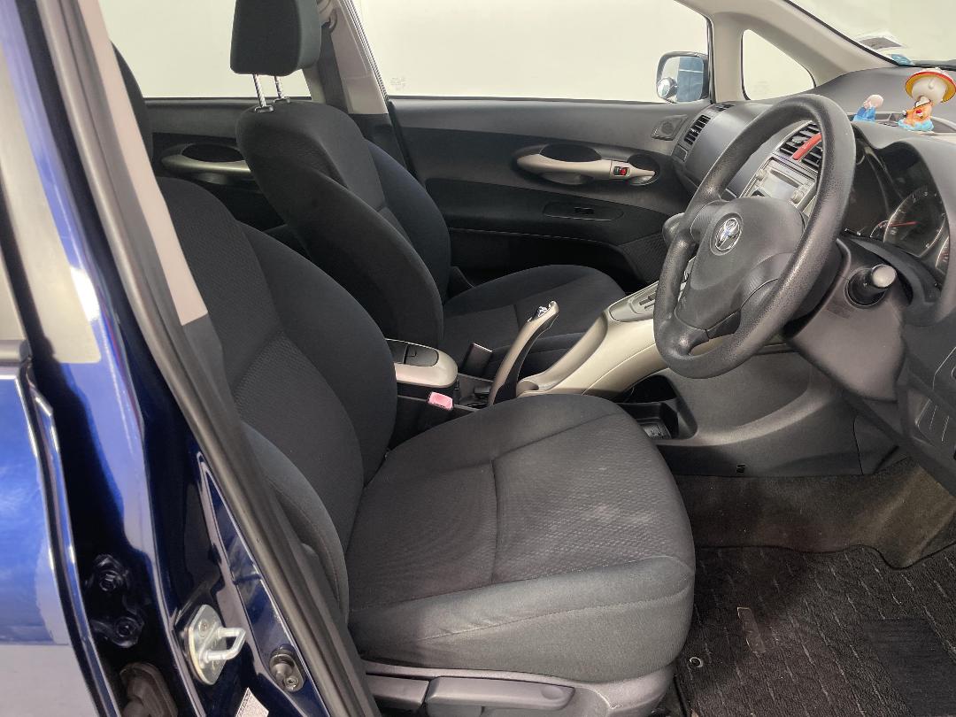 Photo '16' of Toyota Auris Photo '16' of Toyota Auris