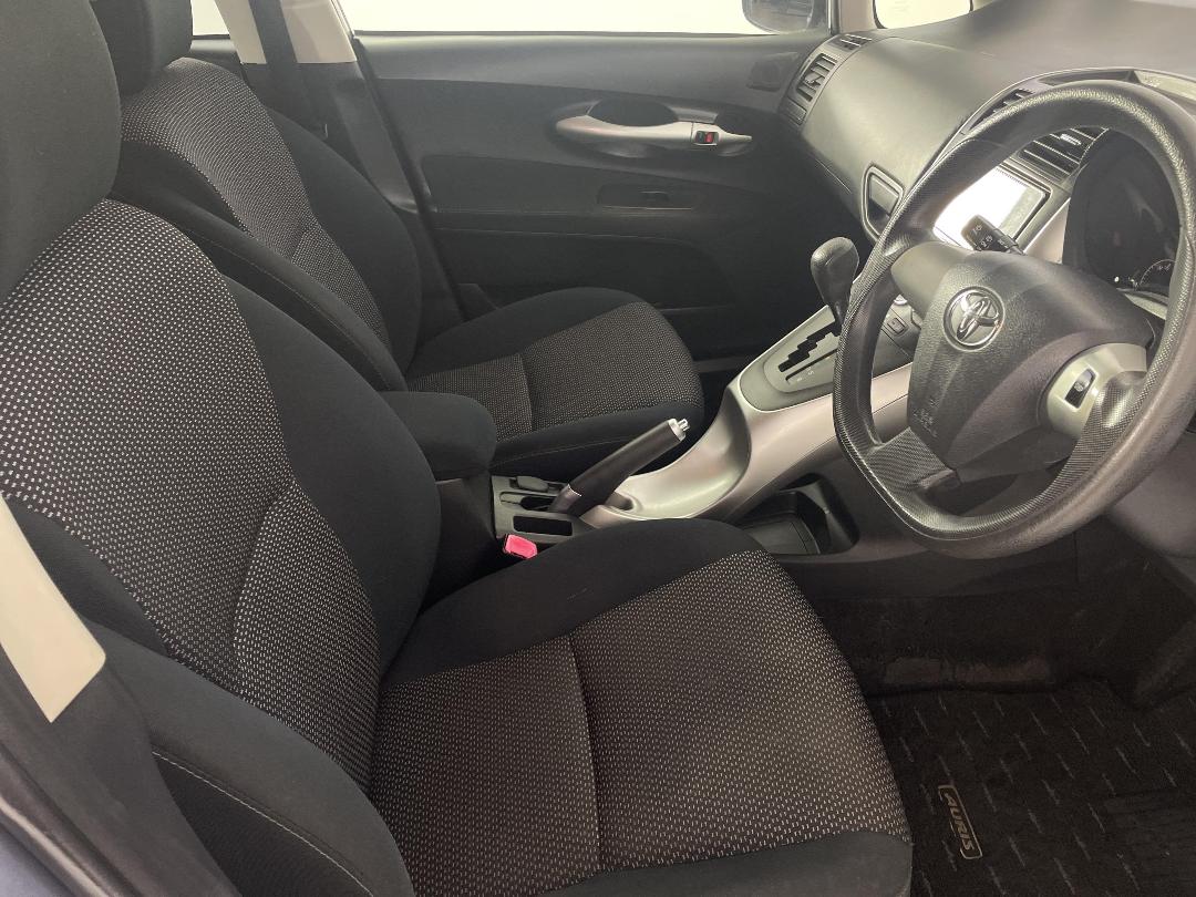 Photo '16' of Toyota Auris Photo '16' of Toyota Auris