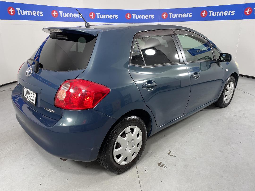 Photo '7' of Toyota Auris