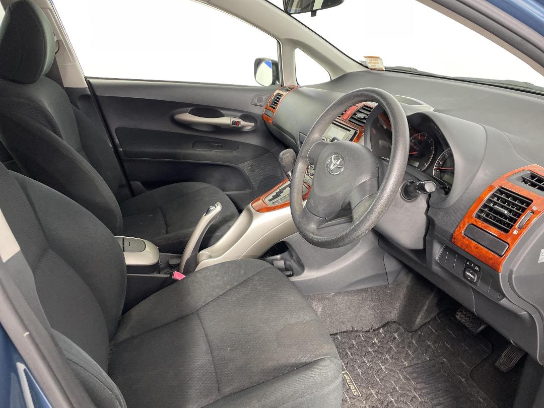 Photo '16' of Toyota Auris