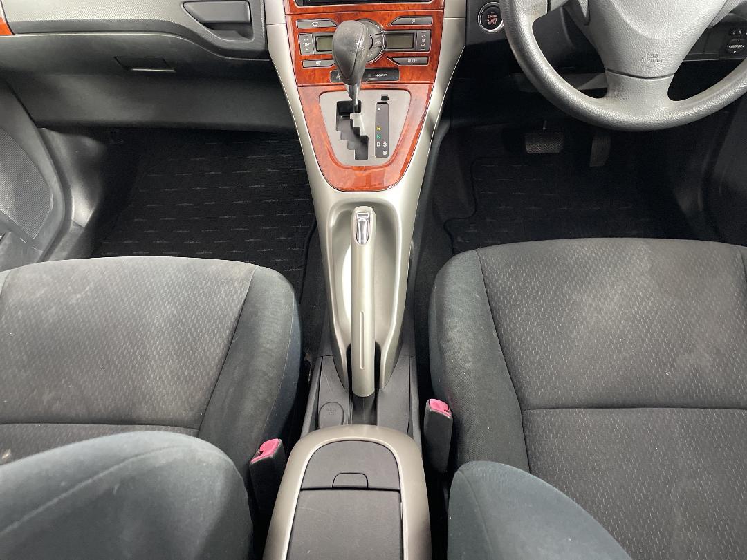 Photo '18' of Toyota Auris