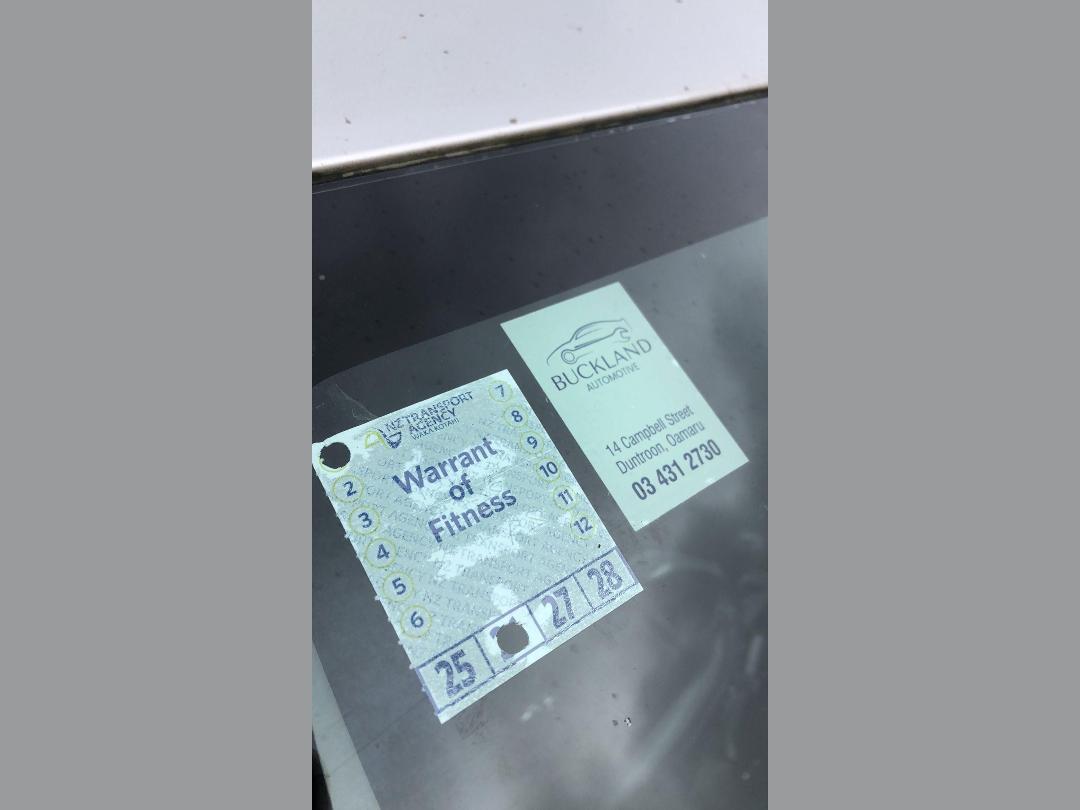 Photo '8' of Toyota Auris