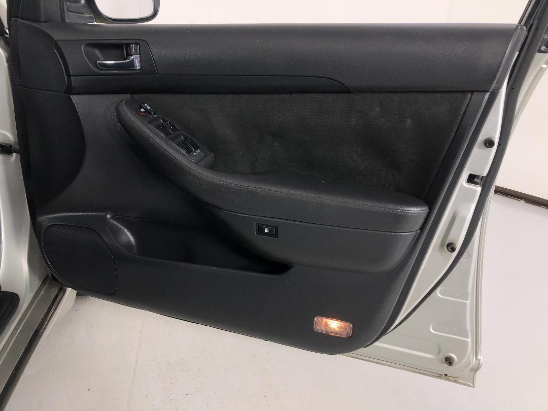 Photo '15' of Toyota Avensis