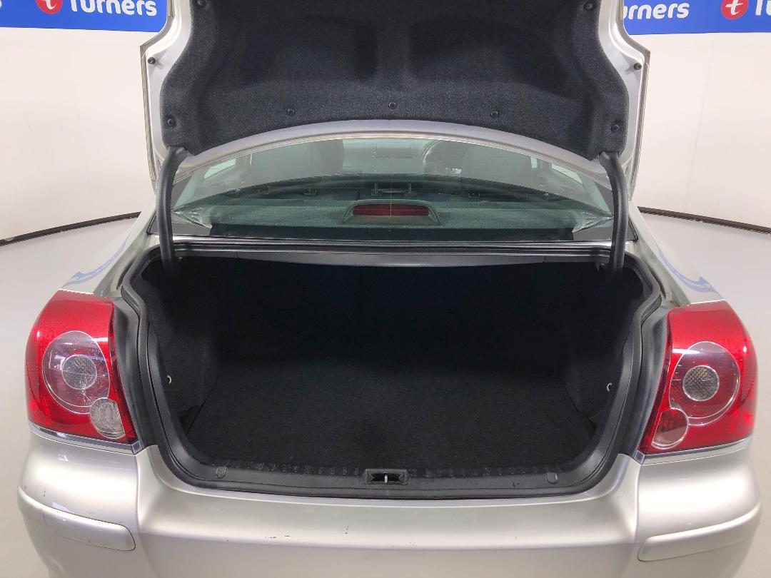 Photo '14' of Toyota Avensis