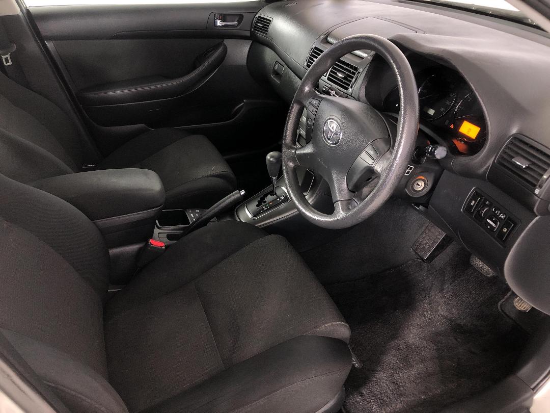 Photo '16' of Toyota Avensis