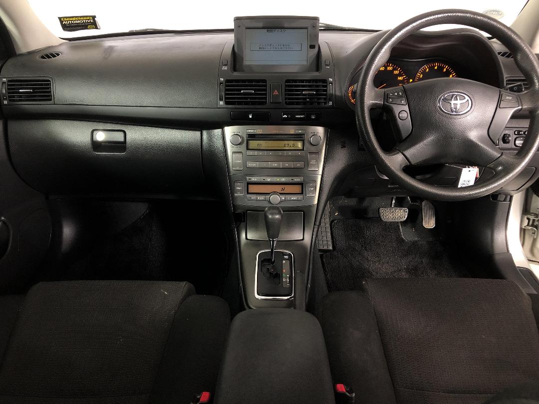 Photo '17' of Toyota Avensis