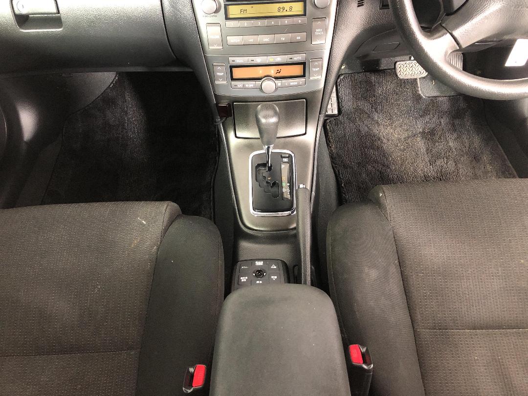 Photo '18' of Toyota Avensis