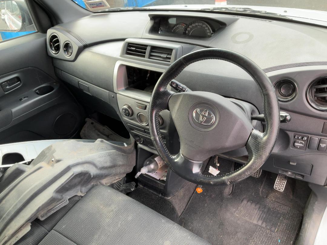 Photo '9' of Toyota BB