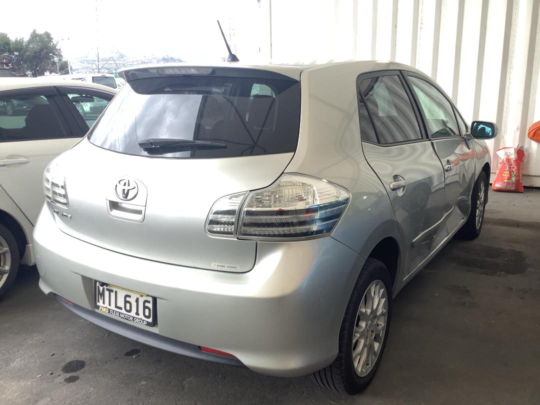 Photo '6' of Toyota Blade Photo '6' of Toyota Blade