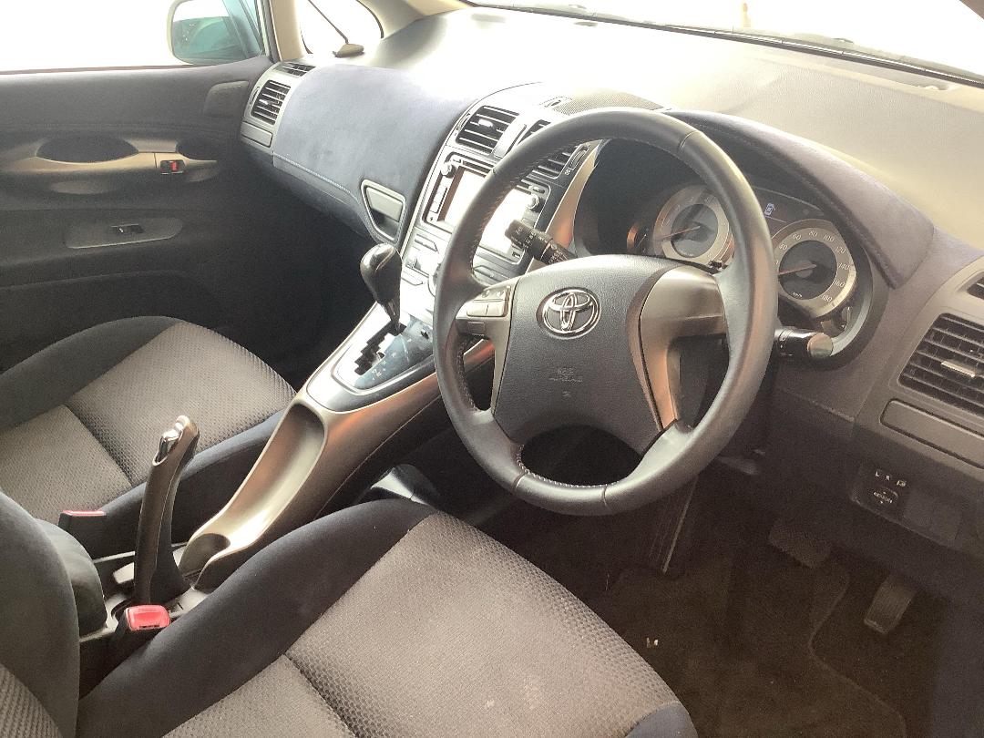 Photo '12' of Toyota Blade Photo '12' of Toyota Blade