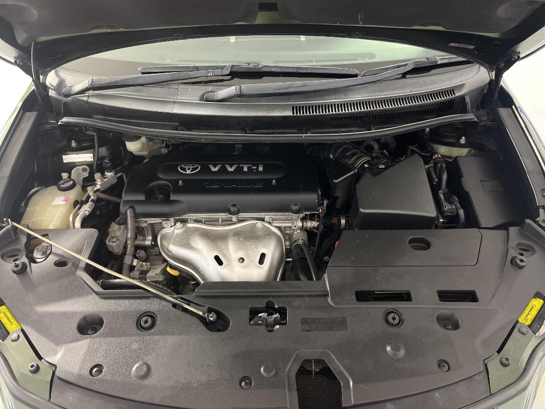 Photo '13' of Toyota Blade Photo '13' of Toyota Blade