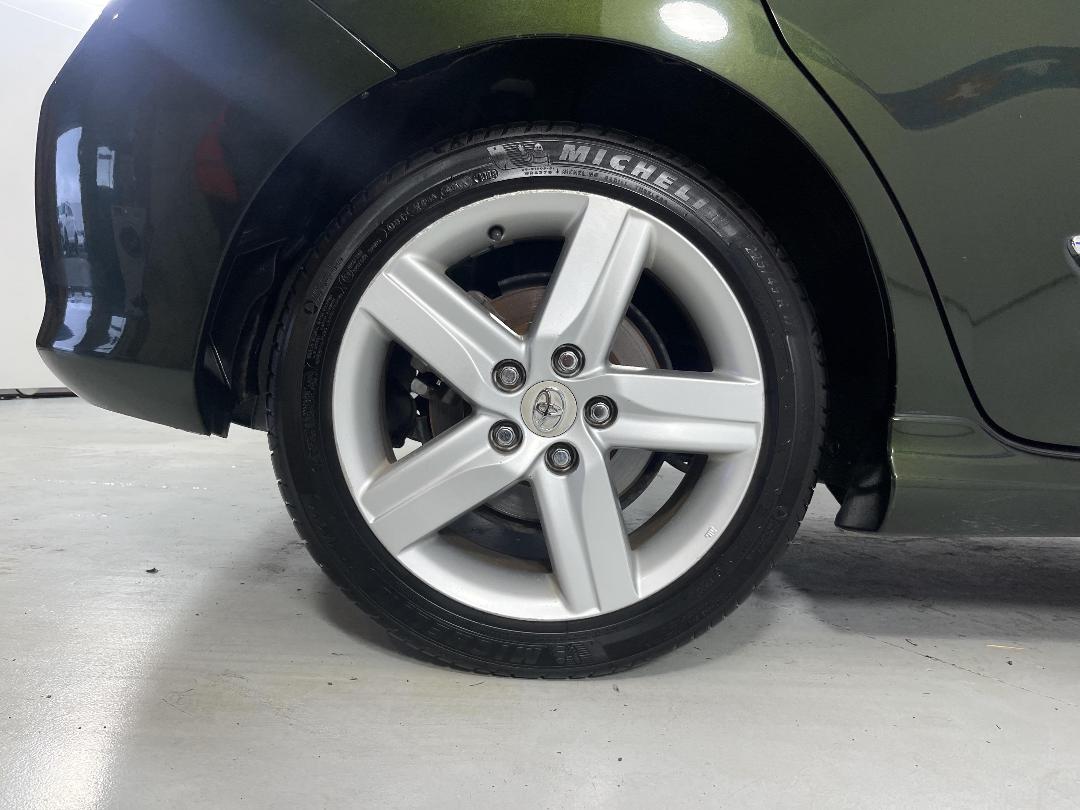 Photo '12' of Toyota Blade Photo '12' of Toyota Blade