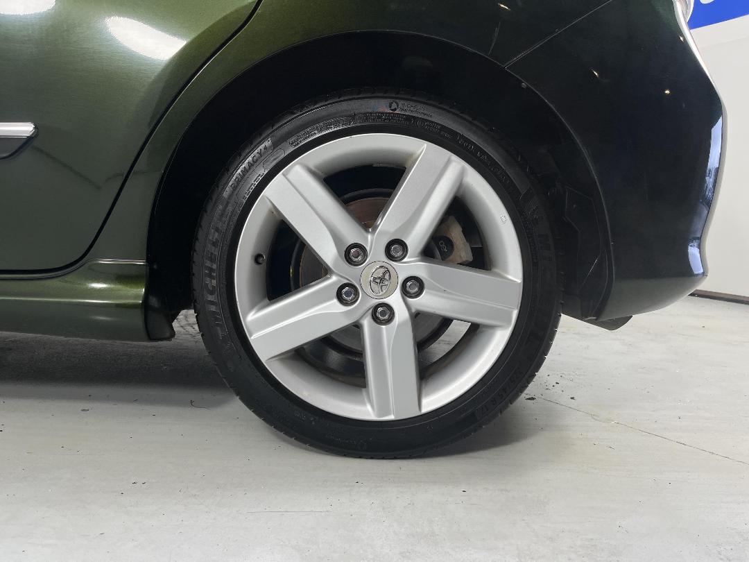 Photo '11' of Toyota Blade Photo '11' of Toyota Blade