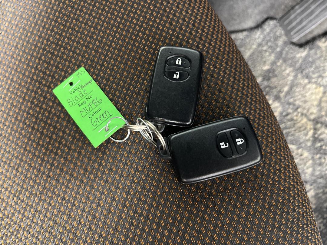 Photo '22' of Toyota Blade Photo '22' of Toyota Blade