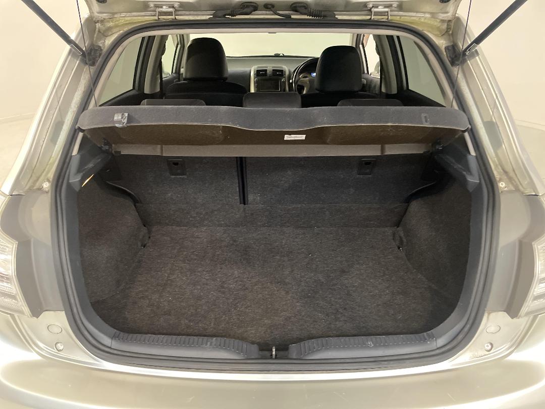 Photo '14' of Toyota Blade