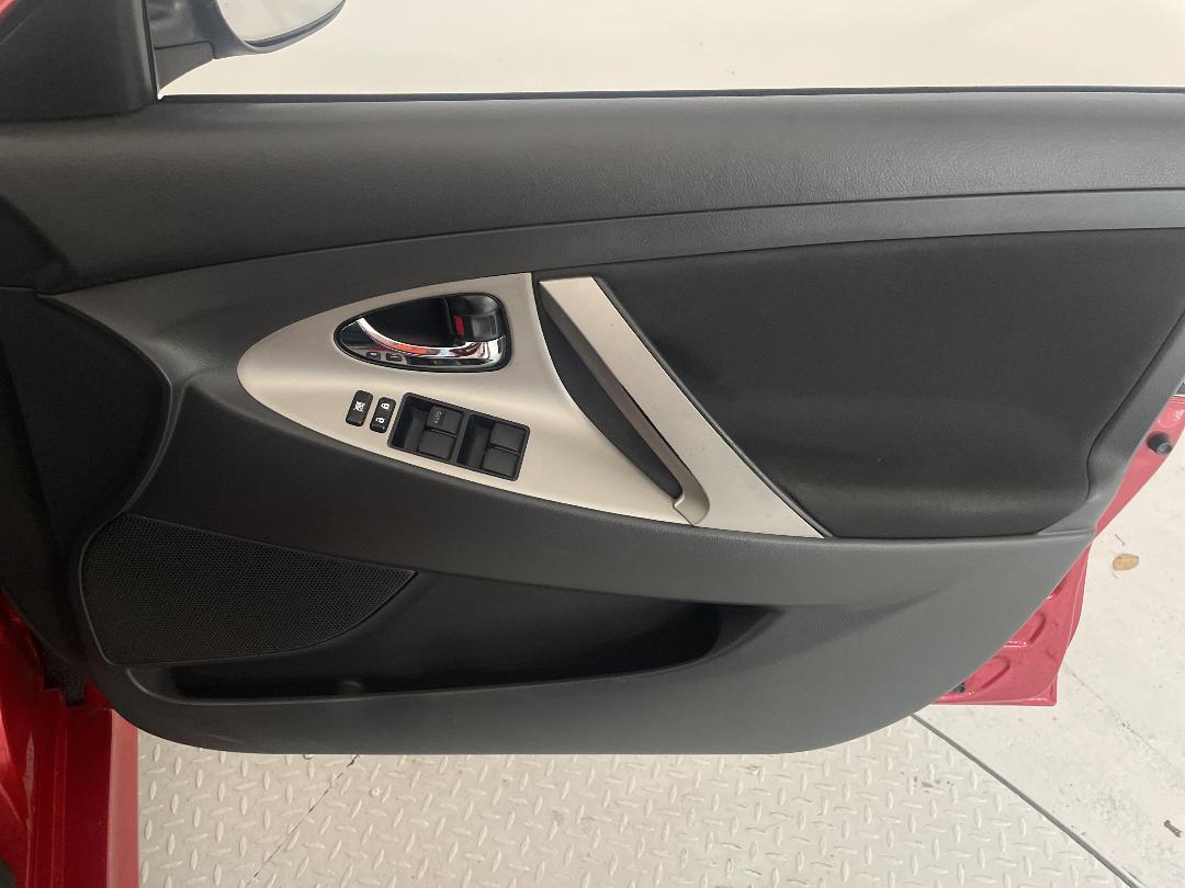 Photo '15' of Toyota Camry