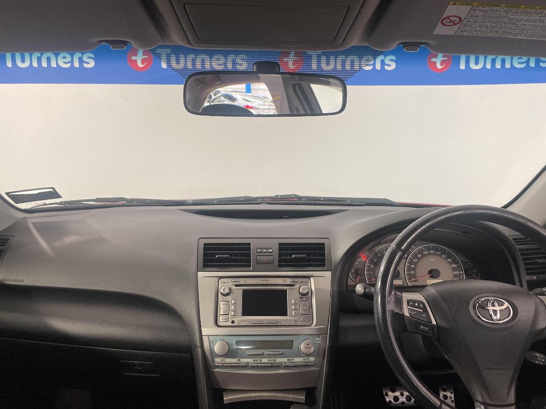 Photo '17' of Toyota Camry