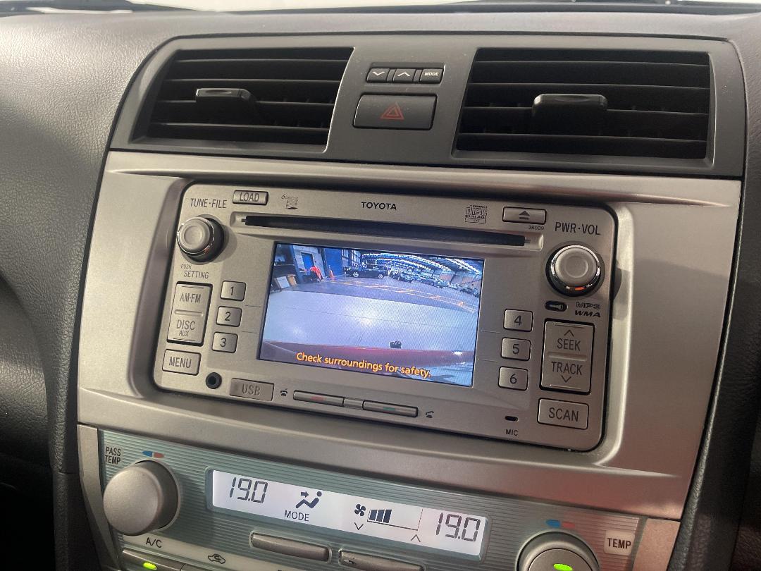 Photo '29' of Toyota Camry