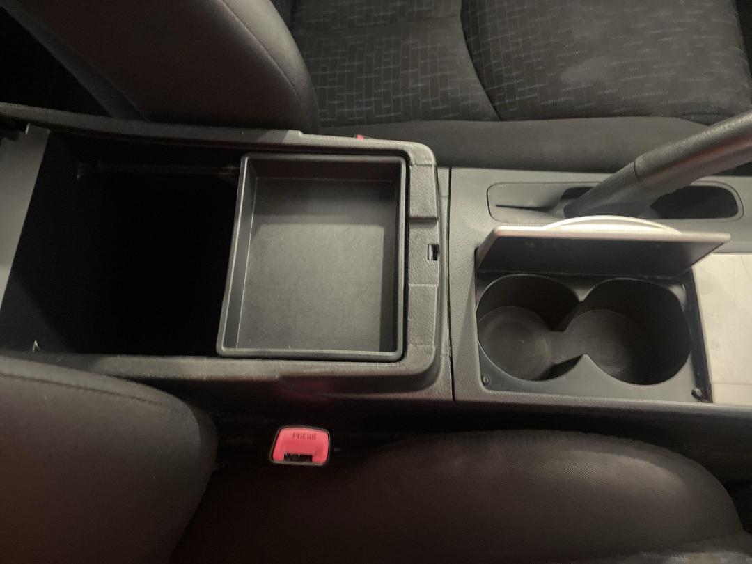 Photo '32' of Toyota Camry