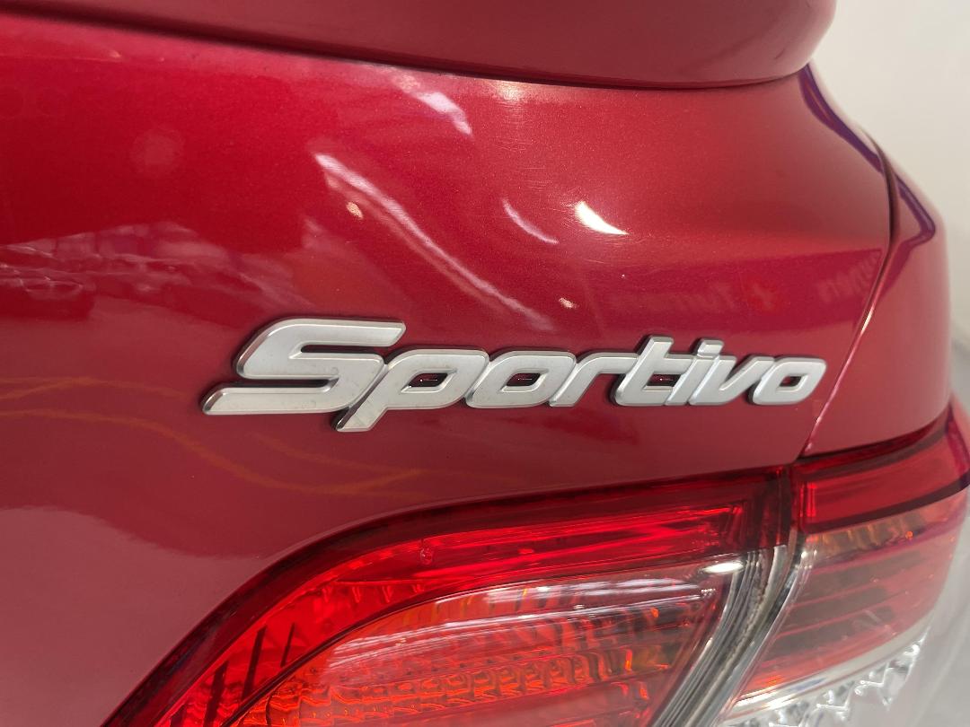 Photo '36' of Toyota Camry