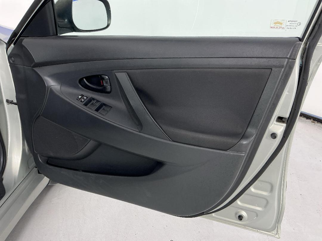 Photo '15' of Toyota Camry