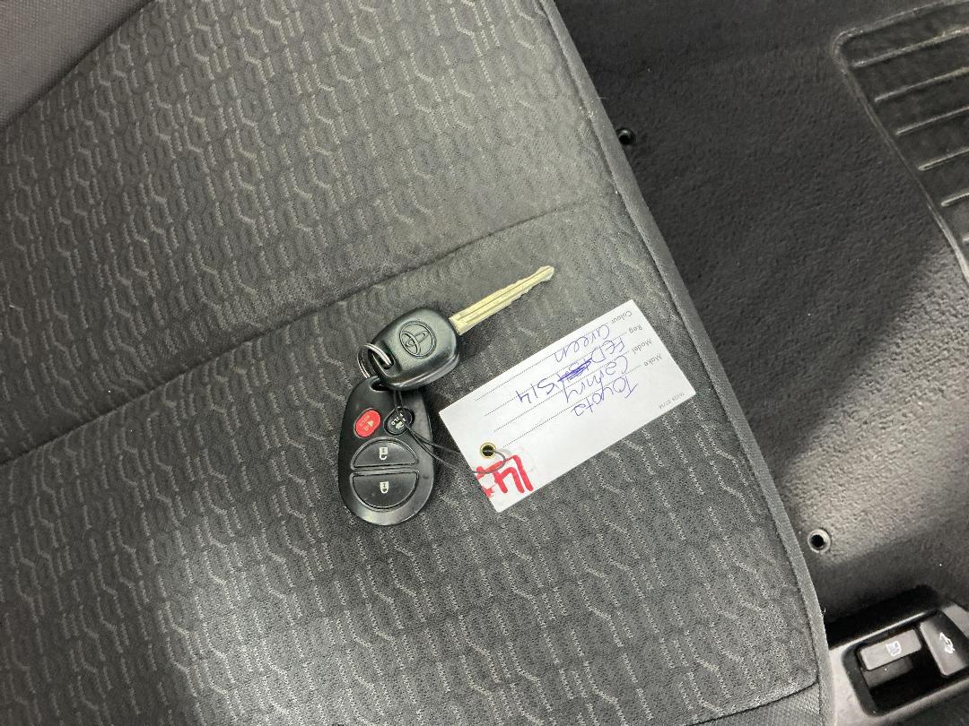 Photo '22' of Toyota Camry