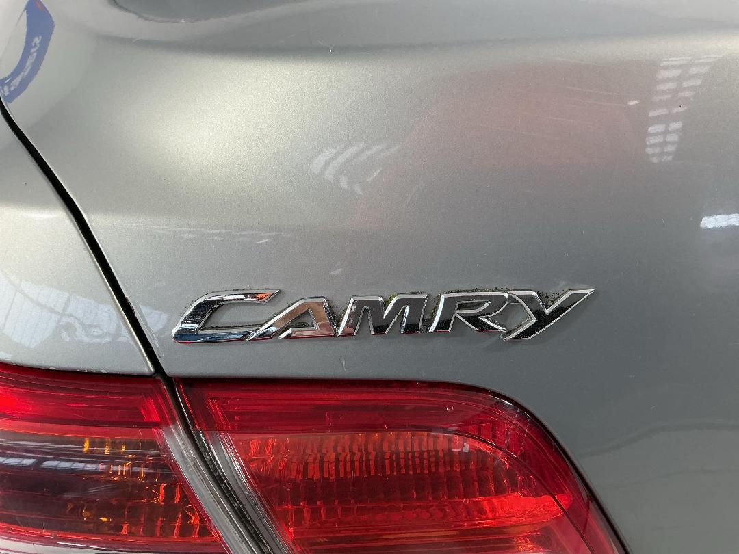 Photo '28' of Toyota Camry