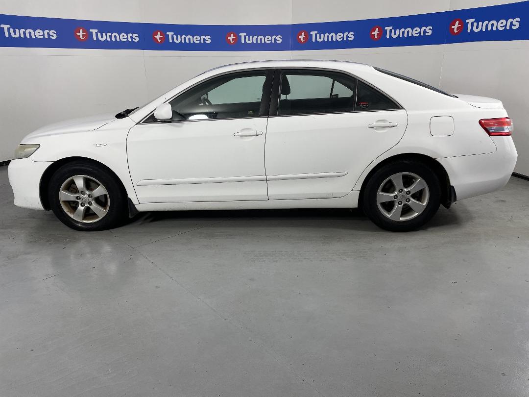 Photo '24' of Toyota Camry Photo '24' of Toyota Camry