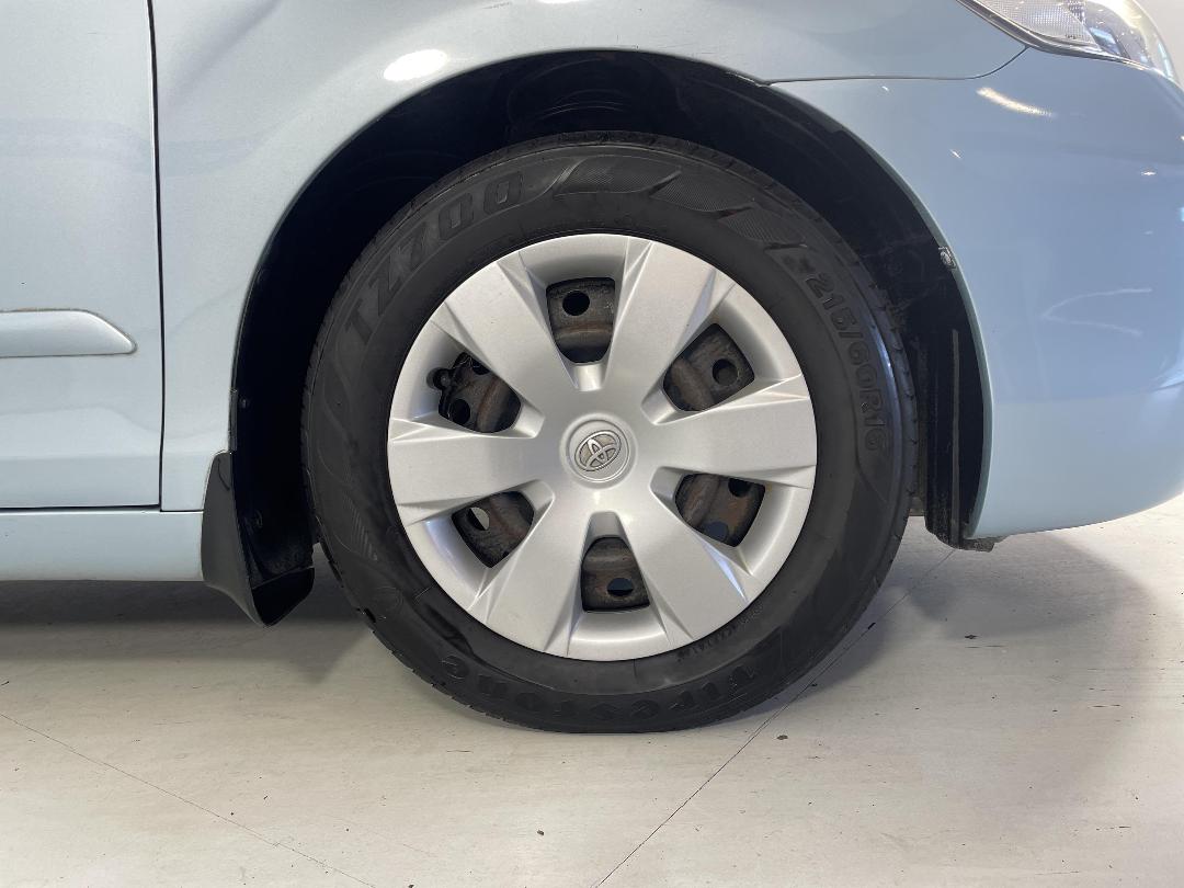 Photo '9' of Toyota Camry Photo '9' of Toyota Camry