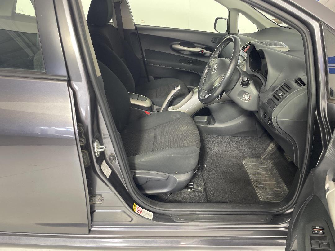 Photo '16' of Toyota Corolla