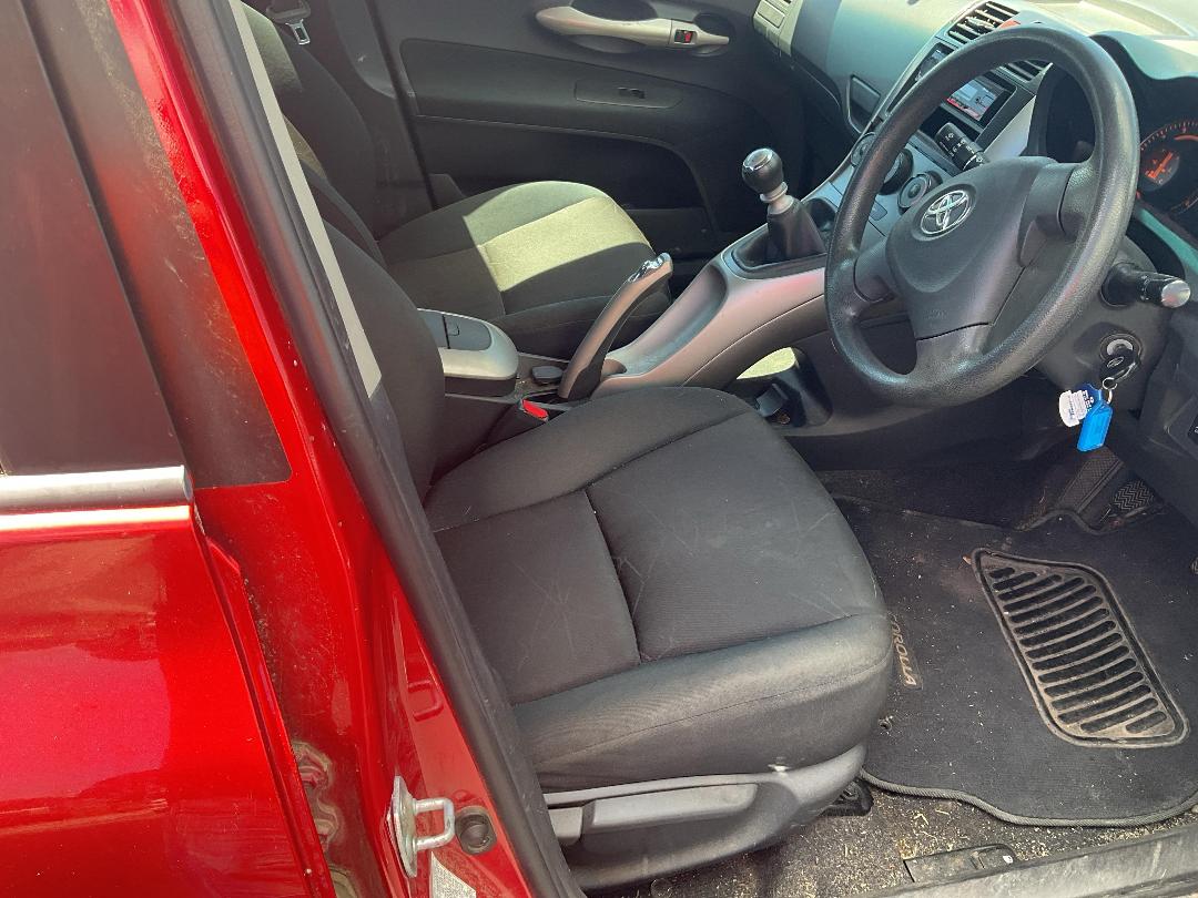 Photo '14' of Toyota Corolla GX Photo '14' of Toyota Corolla GX