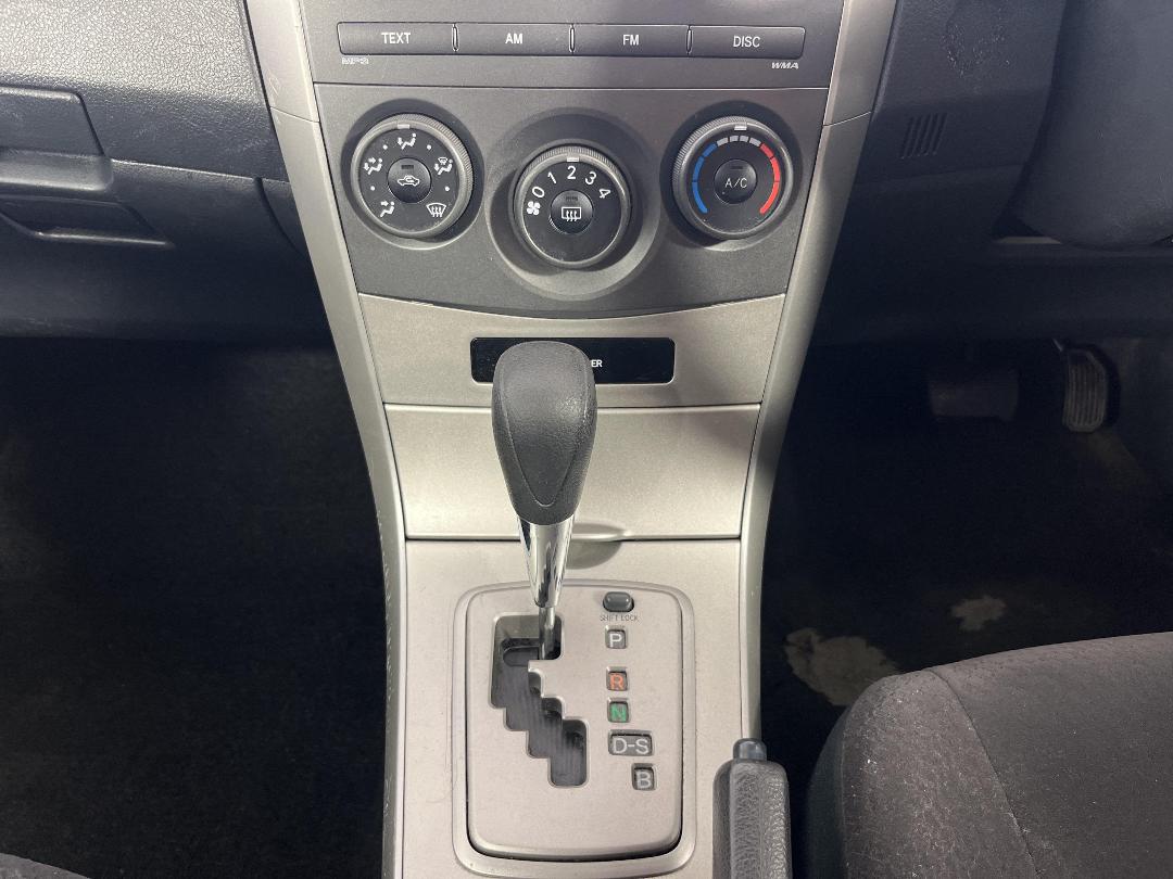 Photo '18' of Toyota Corolla