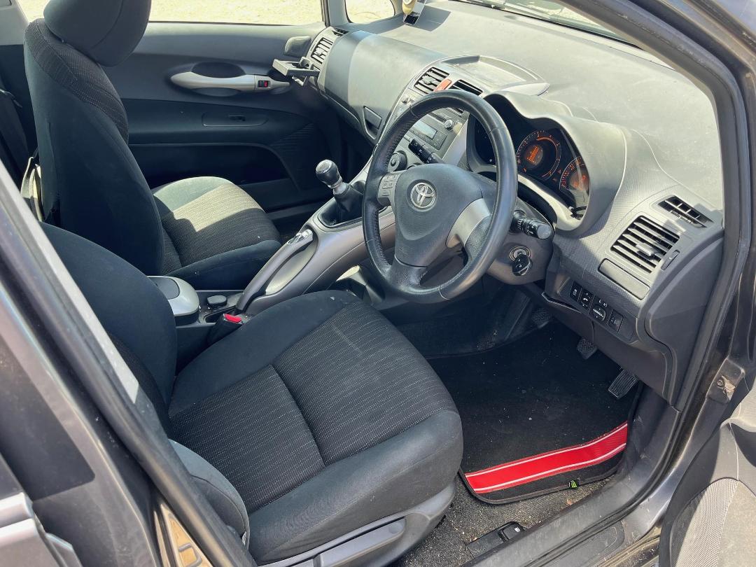 Photo '10' of Toyota Corolla