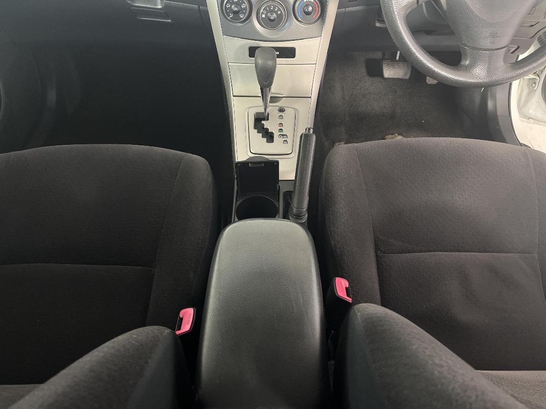 Photo '18' of Toyota Corolla