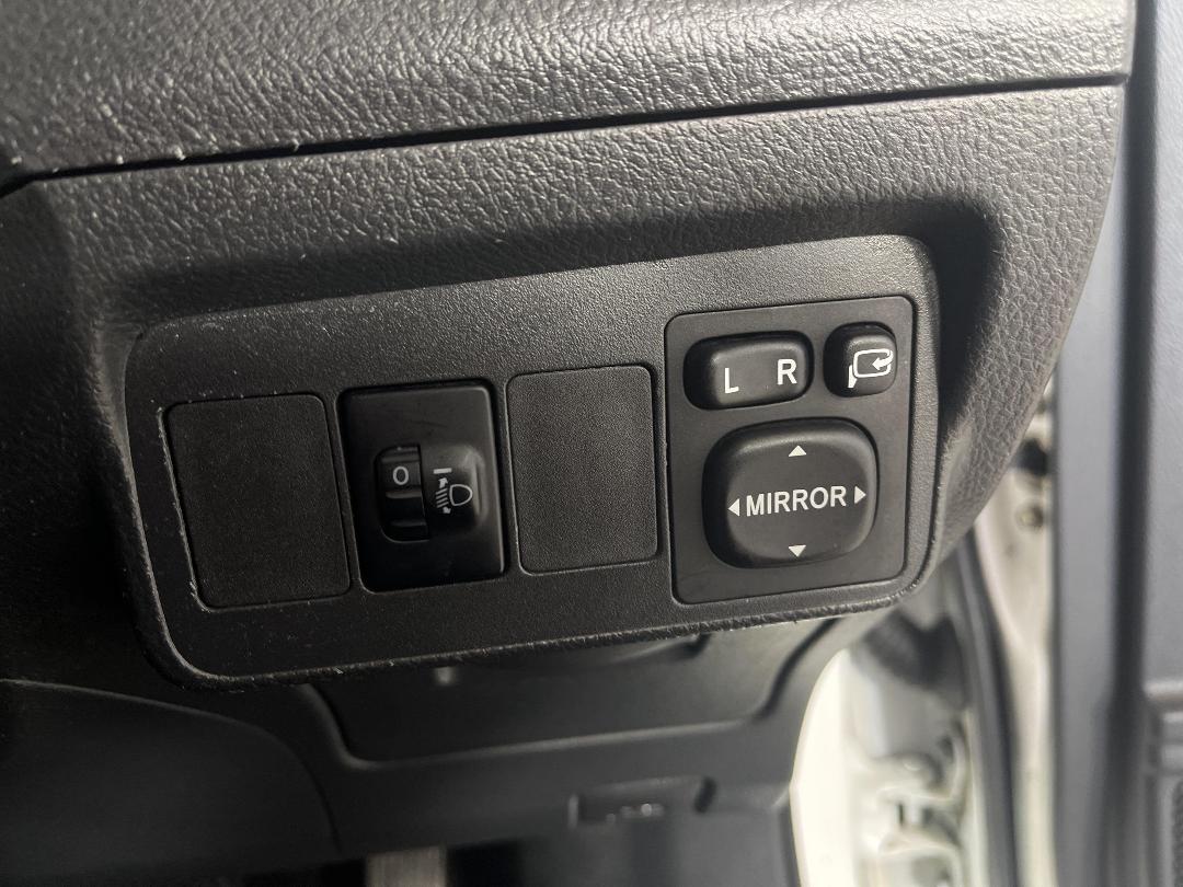 Photo '24' of Toyota Corolla