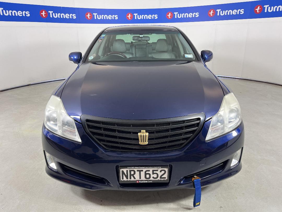 Photo '2' of Toyota Crown Photo '2' of Toyota Crown