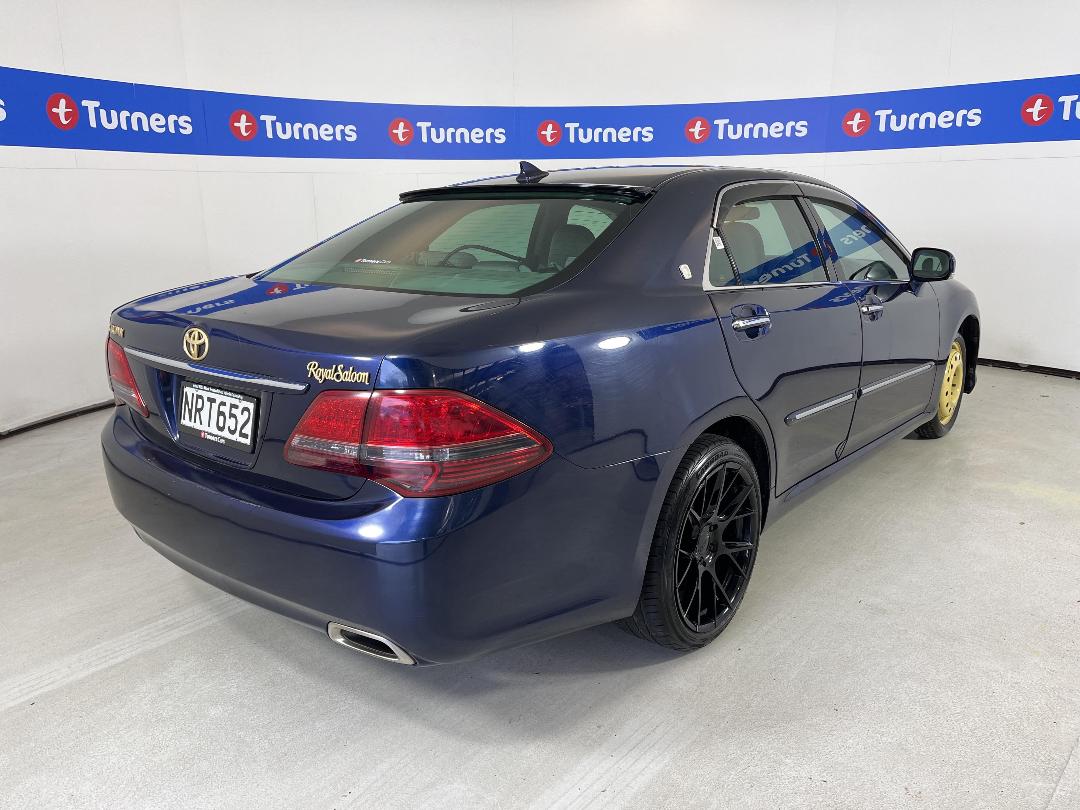 Photo '7' of Toyota Crown Photo '7' of Toyota Crown