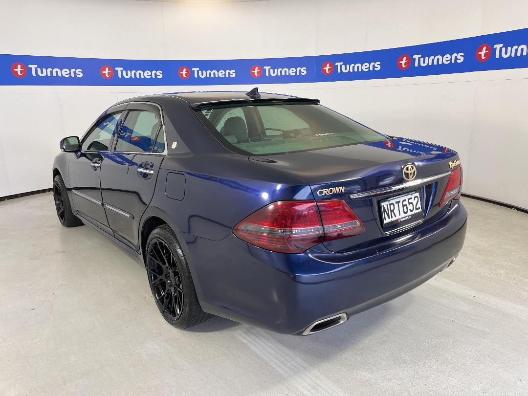 Photo '5' of Toyota Crown Photo '5' of Toyota Crown