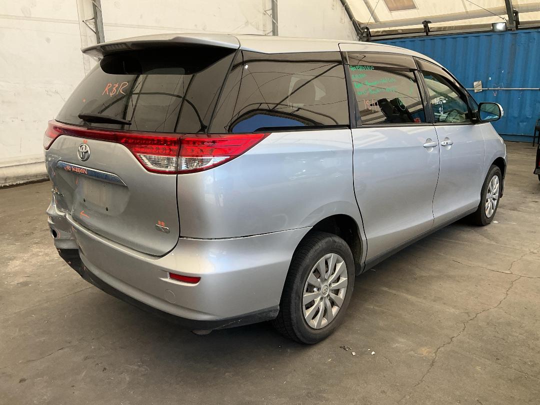 Photo '17' of Toyota Estima Photo '17' of Toyota Estima