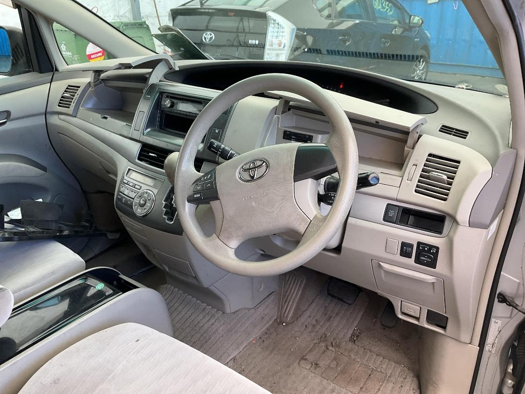 Photo '23' of Toyota Estima Photo '23' of Toyota Estima