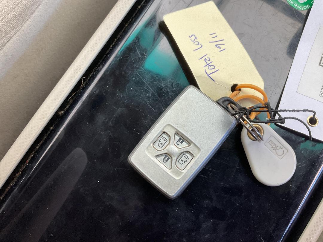 Photo '25' of Toyota Estima Photo '25' of Toyota Estima