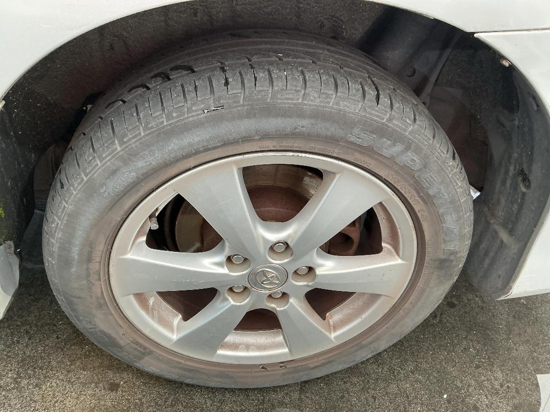 Photo '16' of Toyota Estima Hybrid Photo '16' of Toyota Estima Hybrid