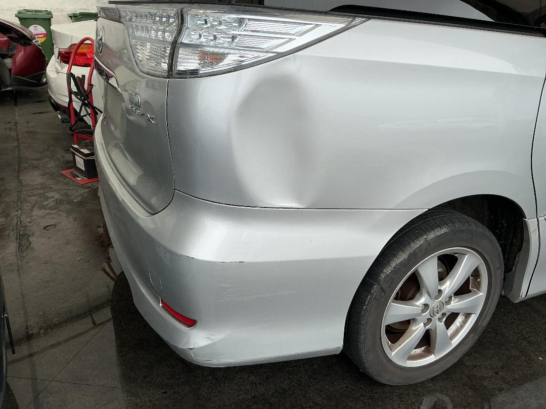 Photo '22' of Toyota Estima Hybrid Photo '22' of Toyota Estima Hybrid