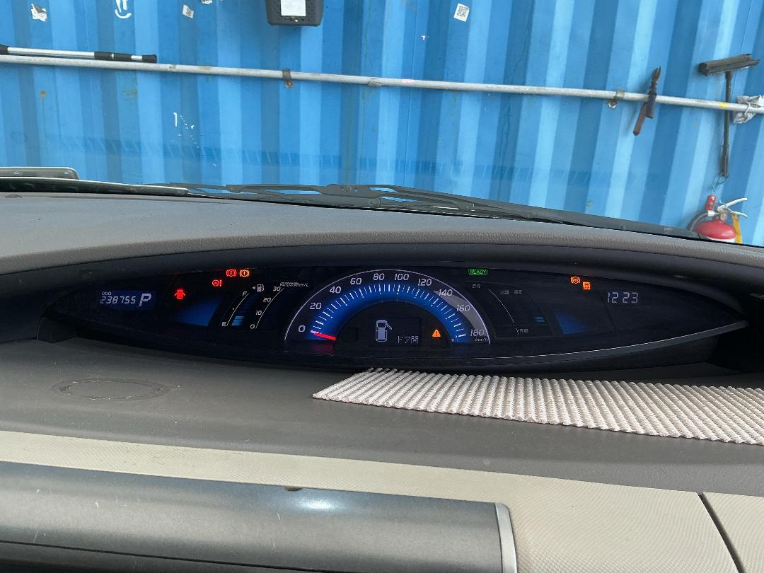 Photo '29' of Toyota Estima Hybrid Photo '29' of Toyota Estima Hybrid